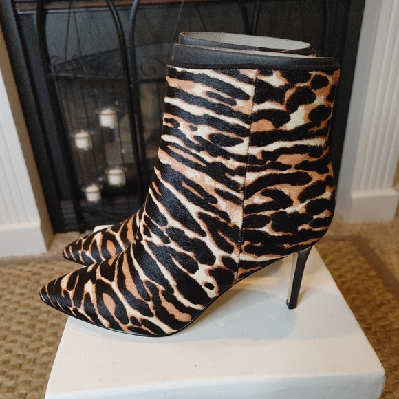 NINE WEST FHAYLA 💥NEW IN BOX💥 POINTED TOE BOOTIE,BLACK MULTI PONY 6M - Picture 11 of 16